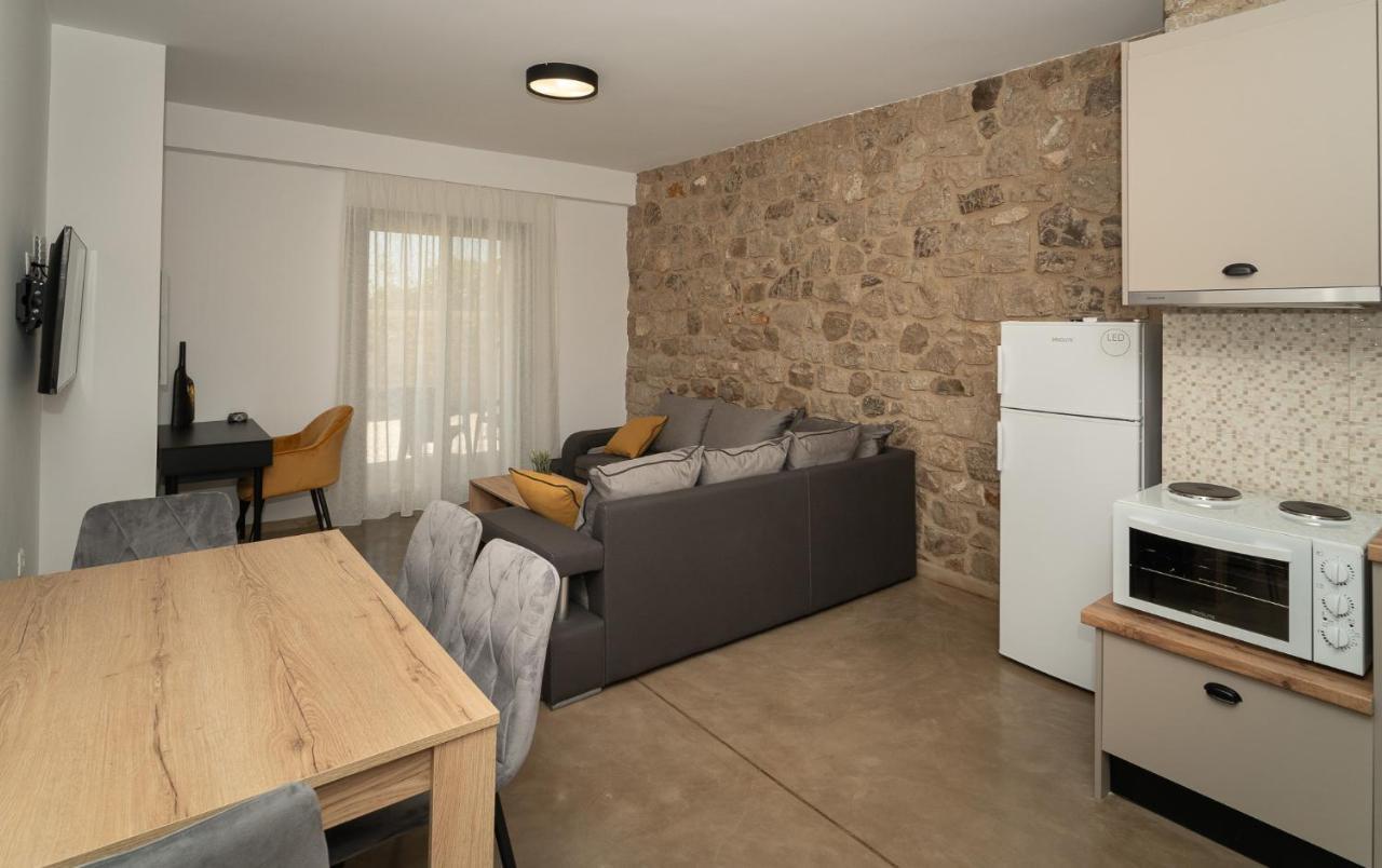 Lithos Suites Finikounta Exteriör bild