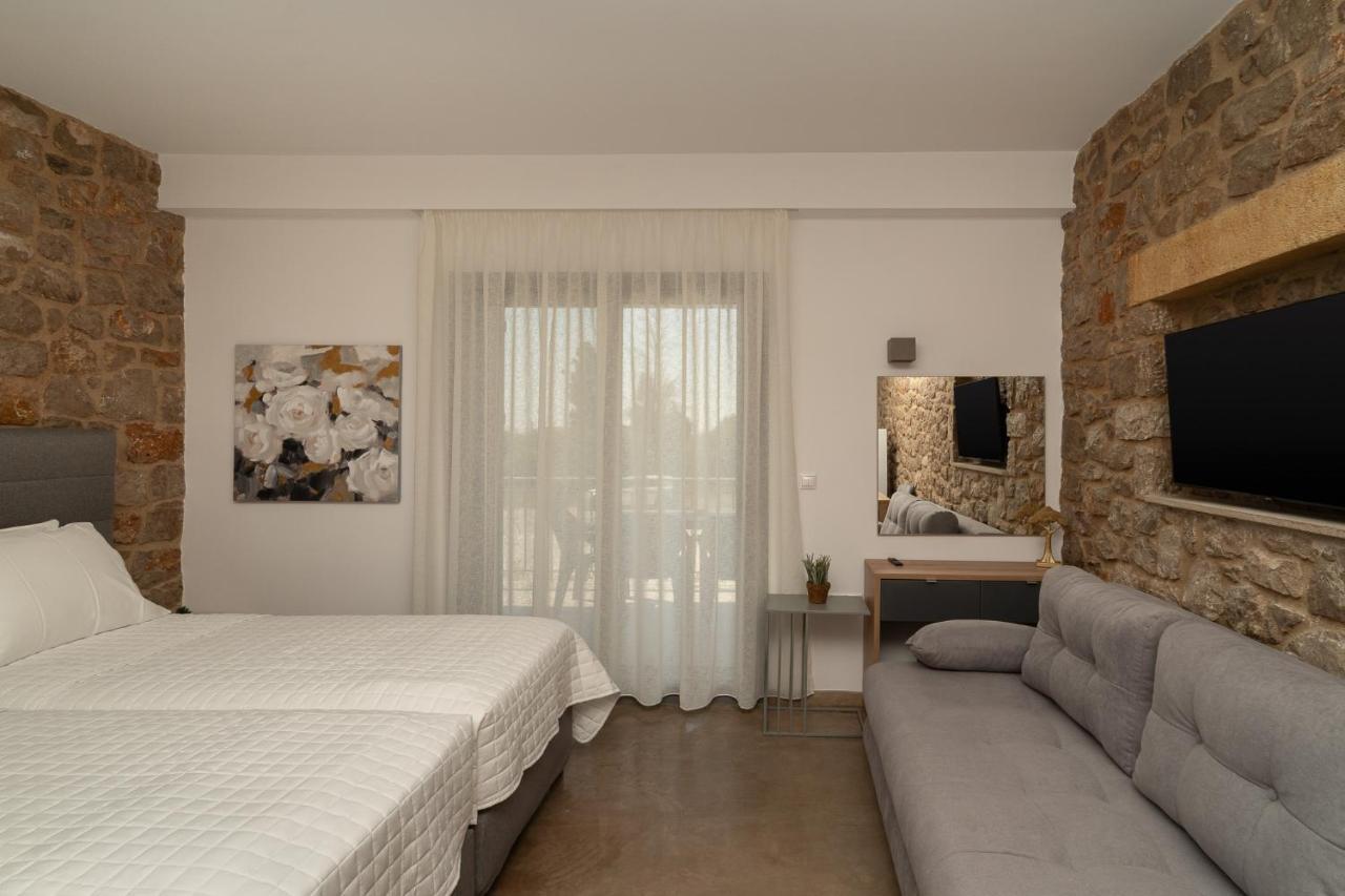 Lithos Suites Finikounta Exteriör bild