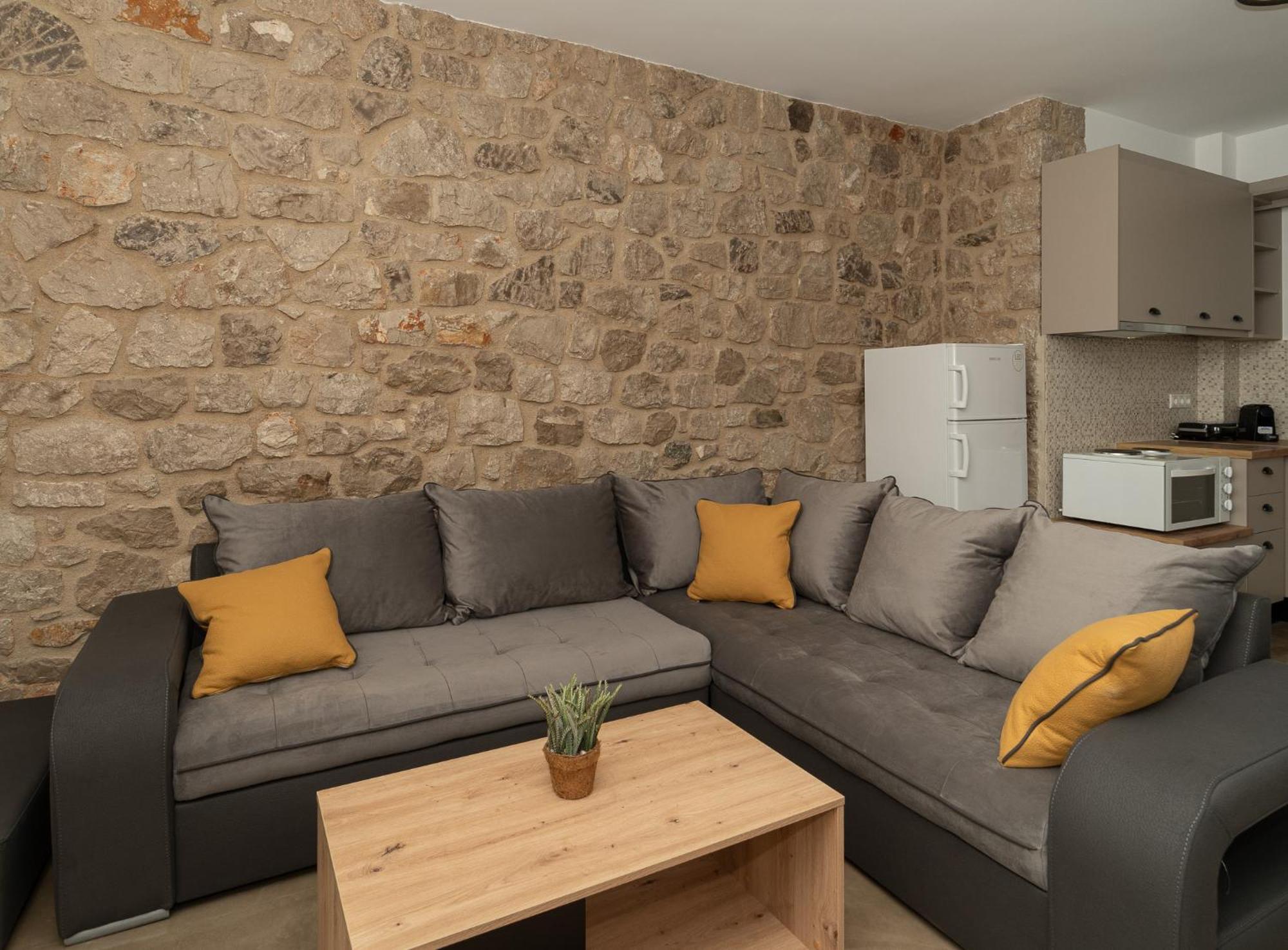 Lithos Suites Finikounta Exteriör bild
