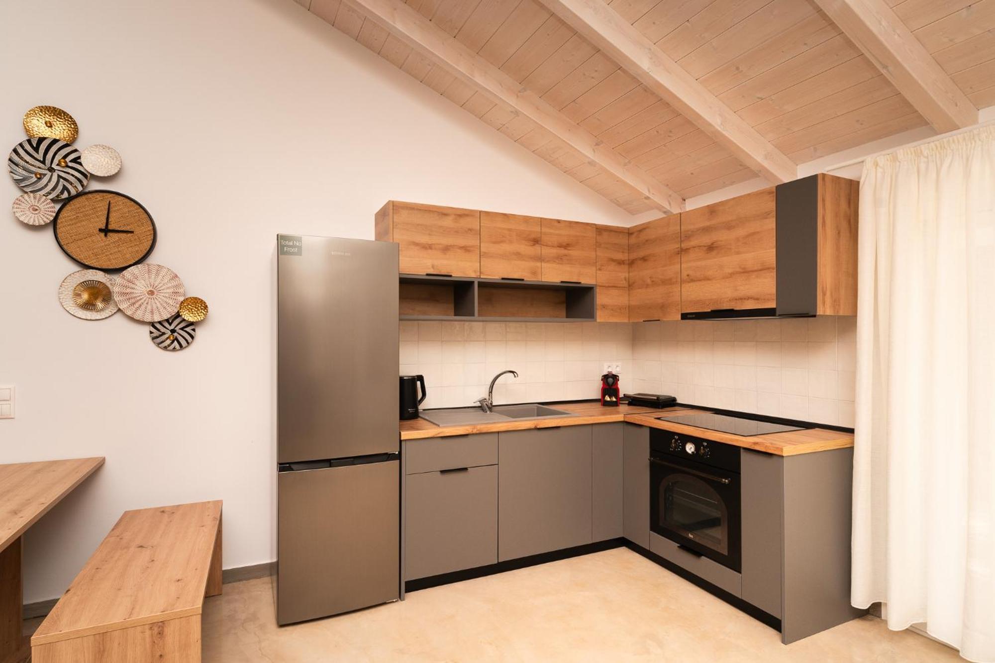 Lithos Suites Finikounta Exteriör bild